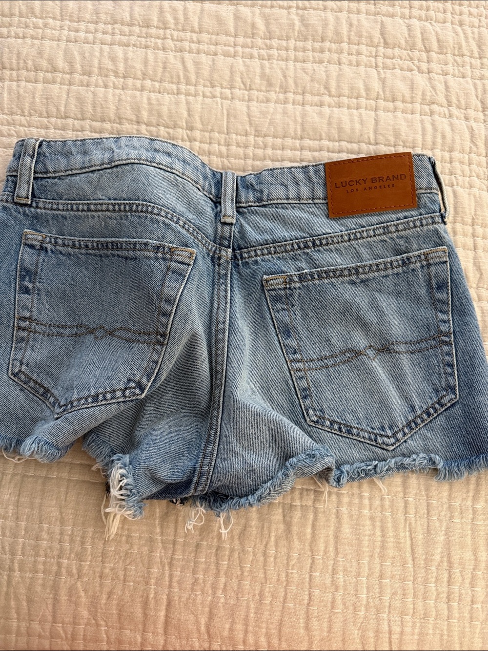 Lucky Brand Women's Light Blue Distressed Denim Cutoff Shorts - Picture 3 of 4